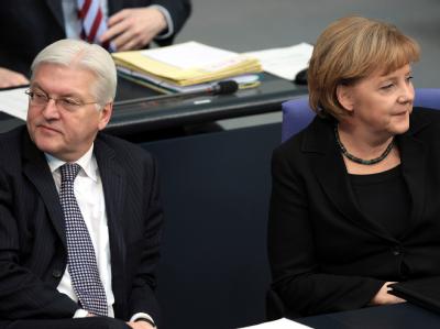 Frank-Walter Steinmeier und Angela Merkel suchen Rezepte gegen die Wirtschafts- und Finanzkrise. (Archivbild). Steinmeier und Merkel