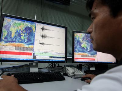 Die Erdstöße des Bebens seien trotzdem noch in der über 200 Kilometer entfernten Hauptstadt Manila zu spüren gewesen. Foto: Rolex Dela Pena Erdbeben erschüttert Philippinen