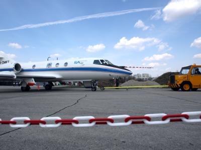 Das Forschungsflugzeug vom Typ Dassault Falcon 20E des Deutschen Zentrums für Luft- und Raumfahrt (DLR) soll auch dieses Jahr wieder zum Einsatz kommen, um die Aschewolke zu untersuchen. (Archivbild) Forschungsflug zu Aschewolke