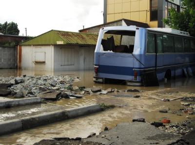 Insgesamt haben mehr als 30 000 Anwohner wegen des Hochwassers ihr Eigentum verloren. Foto: Timur Gromov / Archiv Zerstörung in Krimsk