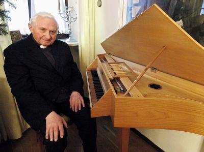 Der langjährige Leiter der Regensburger Domspatzen, Georg Ratzinger. (Archivbild) Georg Ratzinger
