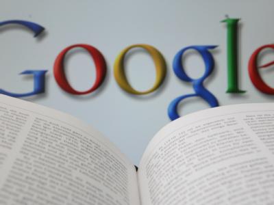 Weltweit hat Google in den vergangenen Jahren bereits zehn Millionen Bücher digitalisiert. Buch-Digitalisierung bei Google
