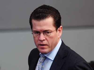 Bundesverteidigungsminister Karl-Theodor zu Guttenberg (CSU) gerät wegen der Kundus-Affäre zunehmend in Bedrängnis. Karl-Theodor zu Guttenberg