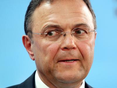 Bundesinnenminister Hans-Peter Friedrich sieht noch ausreichend Zeit für die schwarz-gelbe Regierungskoalition, um einen Kompromiss zu finden. Foto: Wolfgang Kumm / Archiv Friedrich
