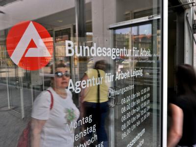 Sanktionen für Hartz-IV-Empfänger: Männer werden nach einer Studie doppelt so häufig sanktioniert wie Frauen. Foto: Hendrik Schmidt/ Symbol Agentur für Arbeit