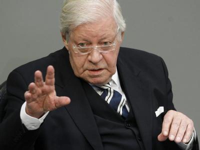 Helmut Schmidt vermutet, dass dis SPD «noch nicht in ihrer Breite verstanden, wie sehr sich die Gesellschaft verändert hat». (Archivbild) Helmut Schmidt