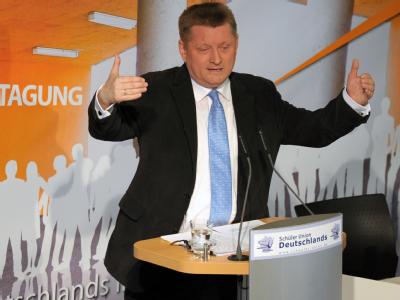 Hermann Gröhe fordert die Einführung eines islamischen Religionsunterrichts. Gröhe