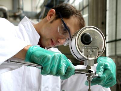 Deutschland will sich für Top-Fachkräfte aus Nicht-EU-Staaten weiter öffnen und ihre Zuwanderung erleichtern. Foto: Rolf Vennenbernd/Archiv Ingenieur