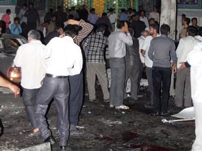 Bei dem Doppel-Selbstmordanschlag vor einer Moschee in Zahedan wurden mindestens 27 Menschen getötet. Anschlag im Iran
