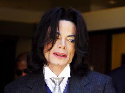 Nur noch ein Schatten seiner selbst: Michael Jackson nach der Ankündigung seiner Comeback-Tournee. (Archivfoto) Michael Jackson