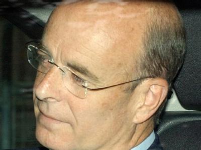 Der britische Ex-Geheimdienstchef John Scarlett hat sich von dem 2002 vorgelegten Regierungsbericht über angebliche Massenvernichtungswaffen im Irak distanziert. John Scarlett