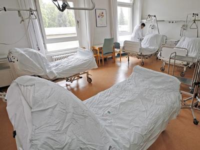 Mehrbett-Zimmer in einem Krankenhaus. Krankenhaus