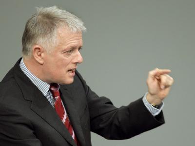 Der Fraktionsvorsitzende der Grünen, Fritz Kuhn, findet, das Unions-Wahlprogramm gehöre in die Tonne. Fritz Kuhn