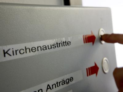 Das Bekanntwerden von Missbrauchsfällen hat eine Welle von Austritten erzeugt. Kirchenaustritt beim Amtsgericht