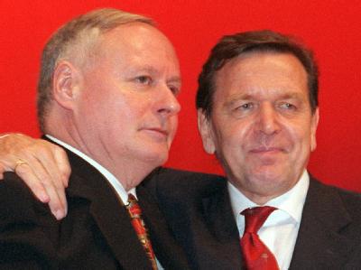 Im Herbst 1998 noch herzliches Einvernehmen: Oskar Lafontaine und Gerhard Schröder Lafontaine und Schröder