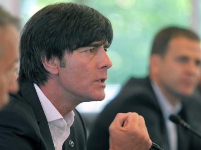 Bundestrainer Joachim Löw in der Zentrale des DFB in Frankfurt am Main während der Pressekonferenz. Löw bleibt Fußball-Bundestrainer