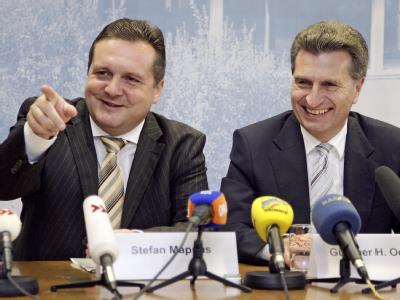 Stefan Mappus (l) will Nachfolger von Oettinger werden Stefan Mappus und Günther Oettinger