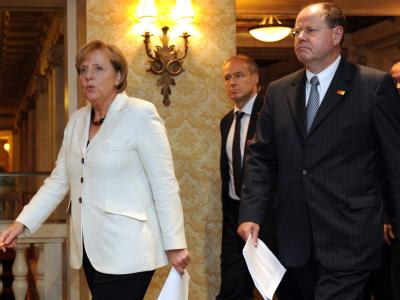 Kanzlerin Merkel und Finanzminister Steinbrück treffen auf dem G20-Gipfel ein. G20-Gipfel