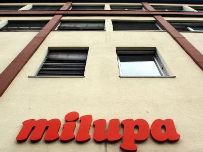 Betroffene Verbraucher sollen das Säuglingsmilchpulver «Aptamil pre Anfangsnahrung» umtauschen. Foto: Frank May / Archiv Keime in Milupa-Milchpulver für Säuglinge
