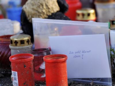 Hilflose Trauer: Ein Brief an den getöteten Mirco zwischen Grablichtern und Kuscheltieren. Ein Brief an Mirco