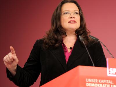Die SPD-Generalsekretärin Andrea Nahles: Wulff soll Klarheit über die Finanzierung seines Hauses in Osnabrück schaffen Foto: Sebastian Kahnert/ Archiv Andrea Nahles