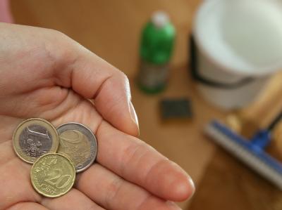 Niedriglohn: Gewerkschaften wollen mehr Geld für die Arbeitnehmer (Symbolbild). Niedriglohn