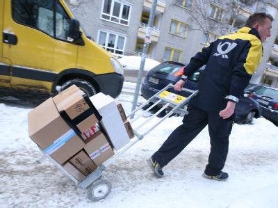 Wegen des starken Schneefalls sind Pakete zurzeit länger unterwegs als üblich. Paketzustellung verzögert sich