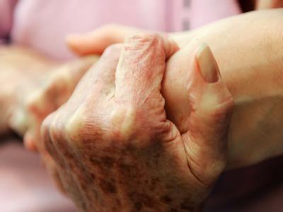 Der Sozialverband VdK hält die beschlossene Pflegereform für nicht ausreichend. Foto: Franziska Kraufmann / Archiv Pflege