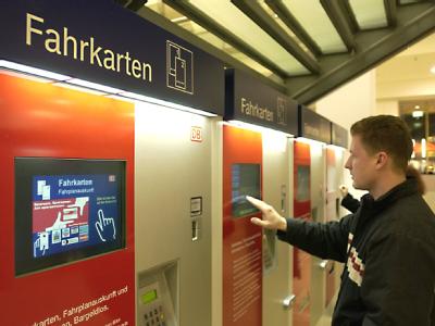 Schwarzfahrern droht künftig schon beim ersten Mal eine Anzeige. Foto: Ticketautomat