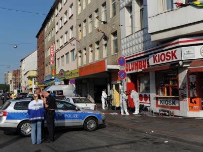 Ein Streit um die Anzahl der WM-Titel von Deutschland und Italien ist in Hannover eskaliert. Schüsse im Rotlichtviertel