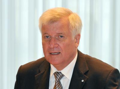 Ministerpräsident Seehofer findet eine Umschuldung Griechenlands sei nur für die zweitbeste Lösung. Seehofer