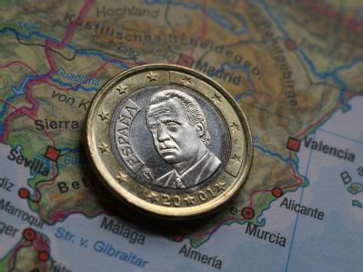 Spanien und auch Italien wurden von mehreren Rankingagenturen in ihrer Kreditwürdigkeit heruntergestuft - nun werden die Zinsen für geborgtes Geld immer höher. Foto: Karl-Josef Hildenbrand Spanischer Euro