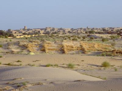 Die Wüstenstadt Timbuktu gehört zum Weltkulturerbe - jetzt zerstören militante Islamisten historische Anlagen. Foto: Evan Schneider/UN/ Archiv Blick auf Timbuktu