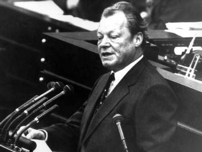 Legendärer SPD-Vorsitzender und Bundeskanzler: Willy Brandt stellt am 20.09.1972 vor dem Bonner Bundestag die Vertrauensfrage. Willy Brandt