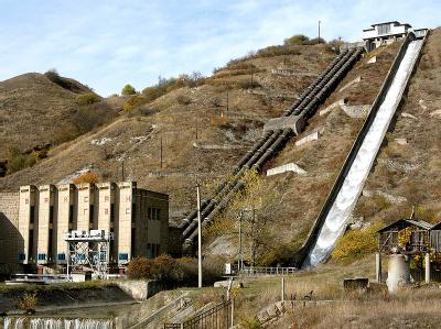 Das Wasserkraftwerk in der Teilrepublik Kabardino-Balkarien: Die Terroristen erschossen zwei Wachmänner und sprengten dann zwei der drei Generatoren im Maschinensaal in die Luft. (Archivbild) Tote bei Terroranschlag auf russisches Kraftwerk