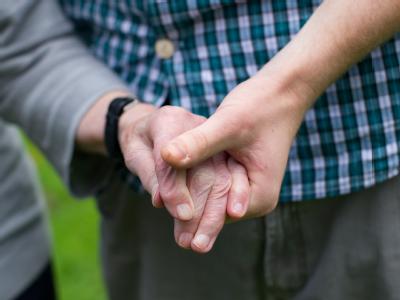Nach dem Aussetzen der Wehrpflicht von Juli an fällt auch der Zivildienst weg. Zivildienstleistende