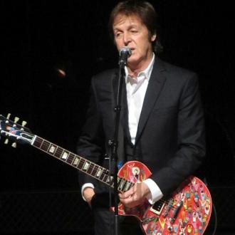 Der Sänger war anfangs wenig angetan von dem Streifen, der sich rund um seine legendäre Band dreht. Ein geheimer Kinobesuch sollte das jedoch ändern. Paul McCartney