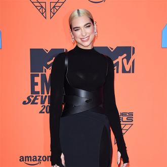 Die erfolgreiche Musikerin hat bereits zwei Grammys für ihre Werke gewonnen. In einem Interview verriet sie jetzt ihr Erfolgsgeheimnis. Dua Lipa