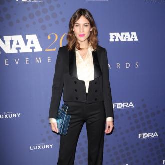 Die Moderatorin bemüht sich kleidungstechnisch jeden Tag im Lockdown herzurichten. Alexa Chung