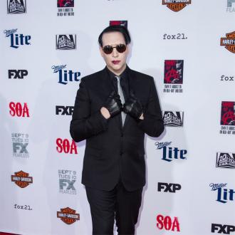 Der Musiker verriet, wer sein neuer Schlagzeuger ist. Der Rocker erzählte, dass Brandon Pertzborn sein neuer Drummer ist. Marilyn Manson