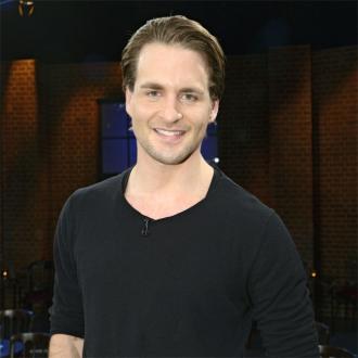 Der Musical-Darsteller ist Vater eines Sohnes, bald kommt das zweite Kind zur Welt. Seine Rolle als Papa ist dabei nicht immer Zuckerschlecken. Alexander Klaws