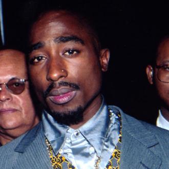 Ein besonderes Stück des Rappers wird verkauft. Eine Sängerin ist darüber jedoch alles andere als begeistert. 2Pac Rapper