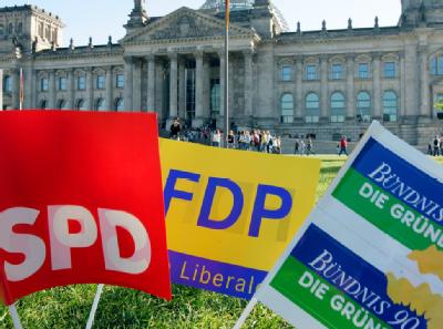 Die Liberalen in Nordrhein-Westfalen sind unter Bedingungen bereit, mit SPD und Grünen über eine Ampelkoalition zu reden Ampel-Koalition