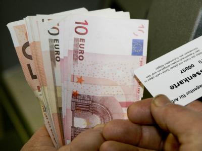 Derzeit wird das Arbeitslosengeld I für über 58-Jährige bis zu 24 Monate bezahlt. (Archiv- und Symbolbild) ALG I