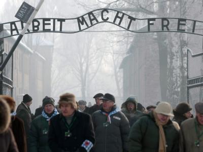 Besucher in Auschwitz. Foto: Leszek Szymanski / Archiv Auschwitz