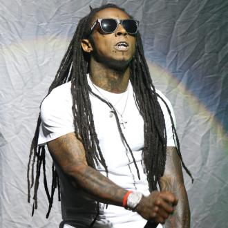 Der Rapper lief während der Show von der Bühne und es schien, als ob er nicht mehr mit den Rockern touren will. Der Star performte in Virginia lediglich vier Songs. Lil Wayne