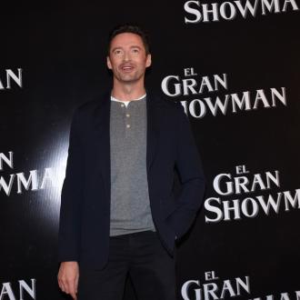 Hugh Jackman eröffnet mit einem 'The Greatest Showman'-Song die Brit Awards. Hugh Jackman