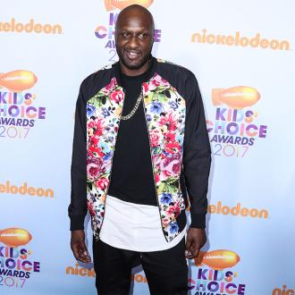 Der amerikanische Basketballer und der Reality-Star waren sieben Jahre lang verheiratet. Doch während seiner Ehe betrog er seine Frau mehrfach mit anderen. Lamar Odom