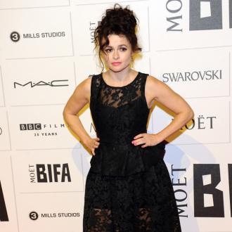 Der Schauspielerin wurde vor zehn Jahren eine große Ehre zuteil: Sie verbrachte eine Nacht im Zuhause von Queen Elizabeth. Die Schönheit übernachtete einst im Windsor Castle. Helena Bonham Carter