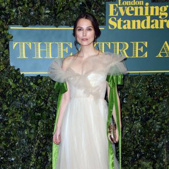 Dank des Stars sind die Dreharbeiten für den noch titellosen Weihnachtsfilm beendet worden - nur knapp sind sie dem Produktionsstopp wegen Corona zuvorgekommen. Keira Knightley